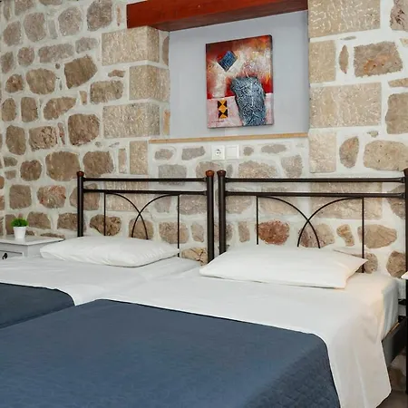 アパートホテル Myral ナフプリオ